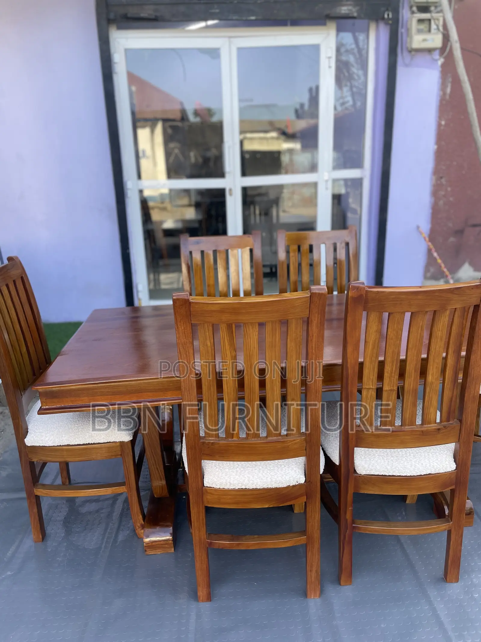 Modern: Dinning Set 6 chairs Mninga