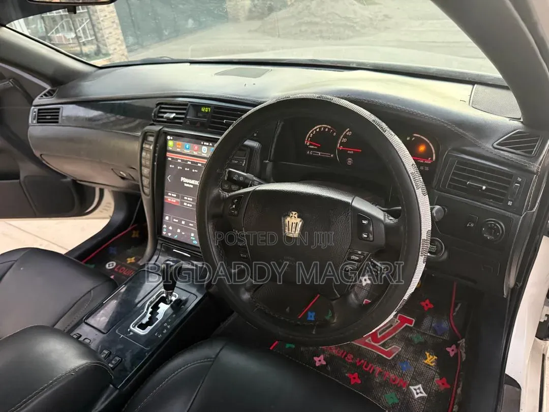 Toyota Crown 2006 White
