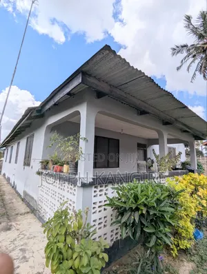 13bdrm House in Nzega Street, Ukonga for sale