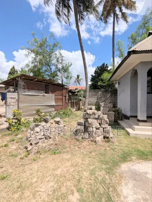 13bdrm House in Nzega Street, Ukonga for sale