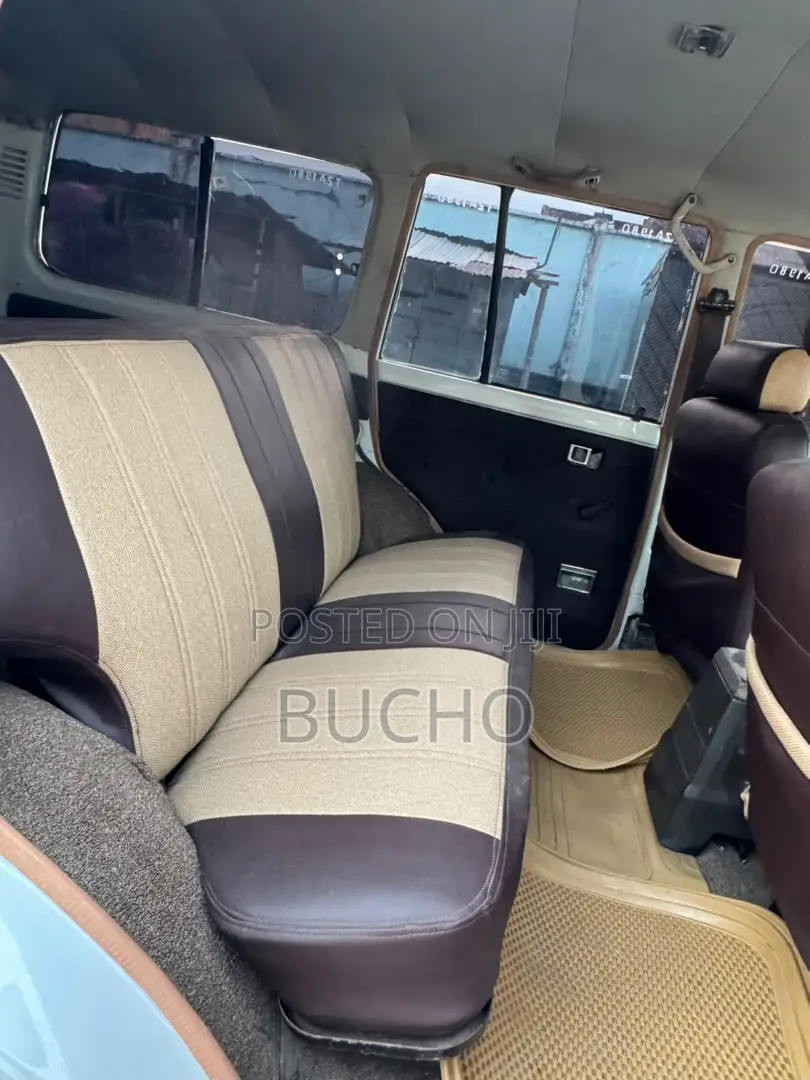 Toyota Land Cruiser 1989 White