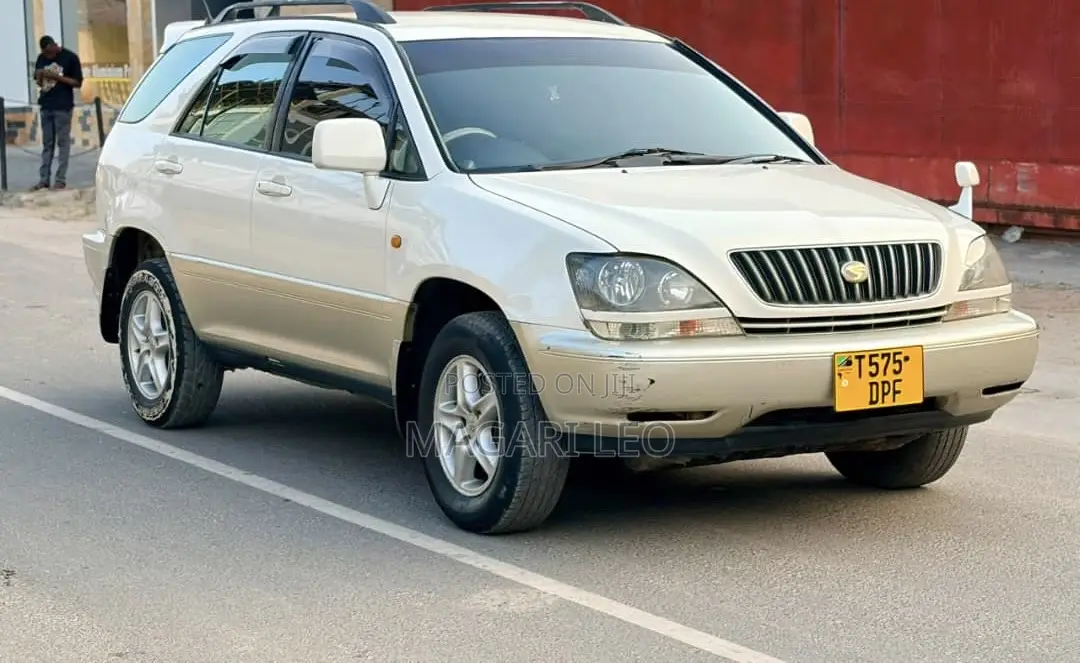 Toyota Harrier 2.4 2005 White