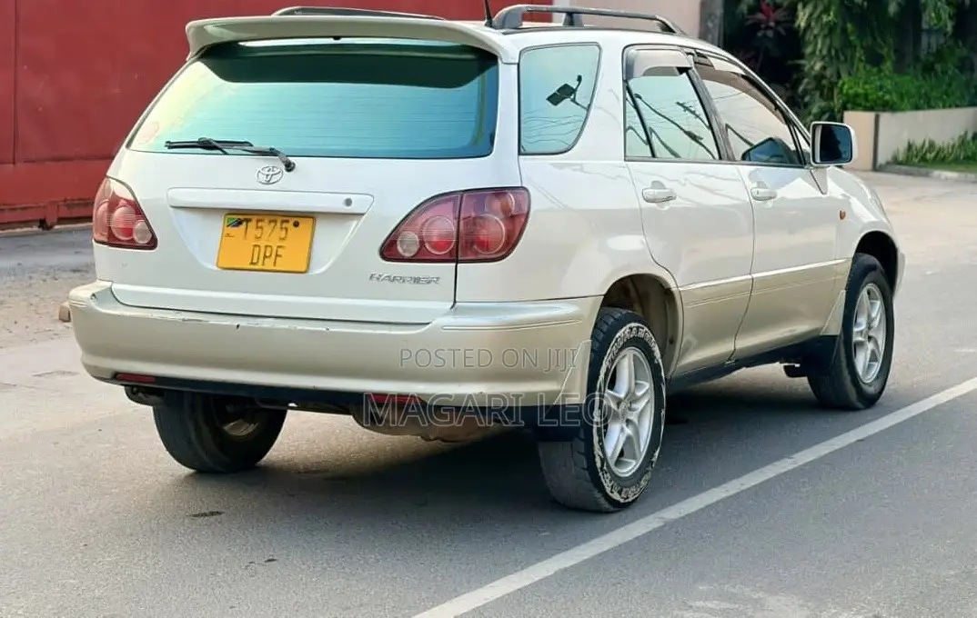 Toyota Harrier 2.4 2005 White