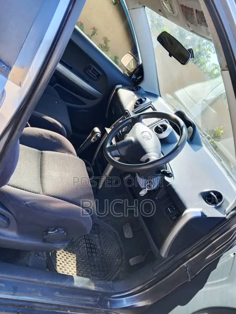 Toyota IST 2005 Gray