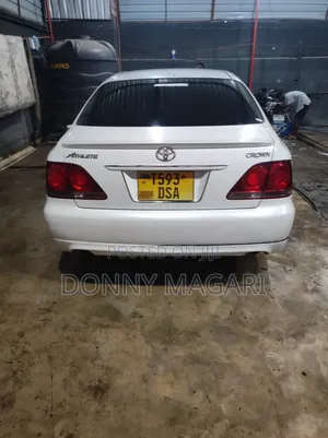 Toyota Crown 2006 White