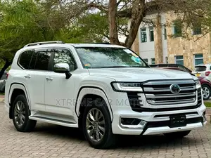 Toyota Land Cruiser 2024 White
