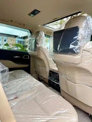 Toyota Land Cruiser 2024 White