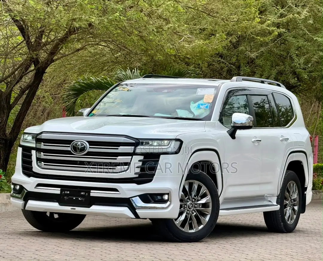 Toyota Land Cruiser 2024 White
