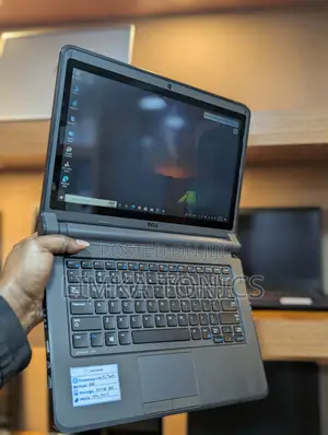 New Laptop Dell Latitude 3350 8GB Intel Core i3 SSD 500GB