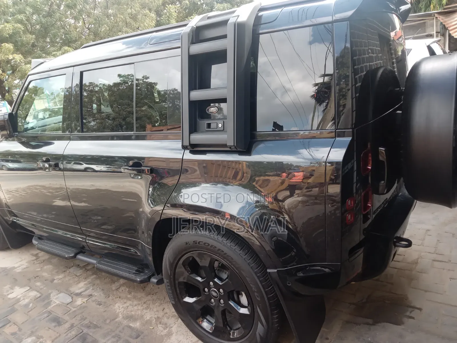 Land Rover Defender 2022 Black