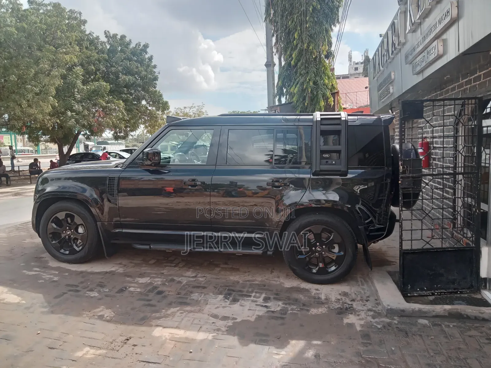 Land Rover Defender 2022 Black