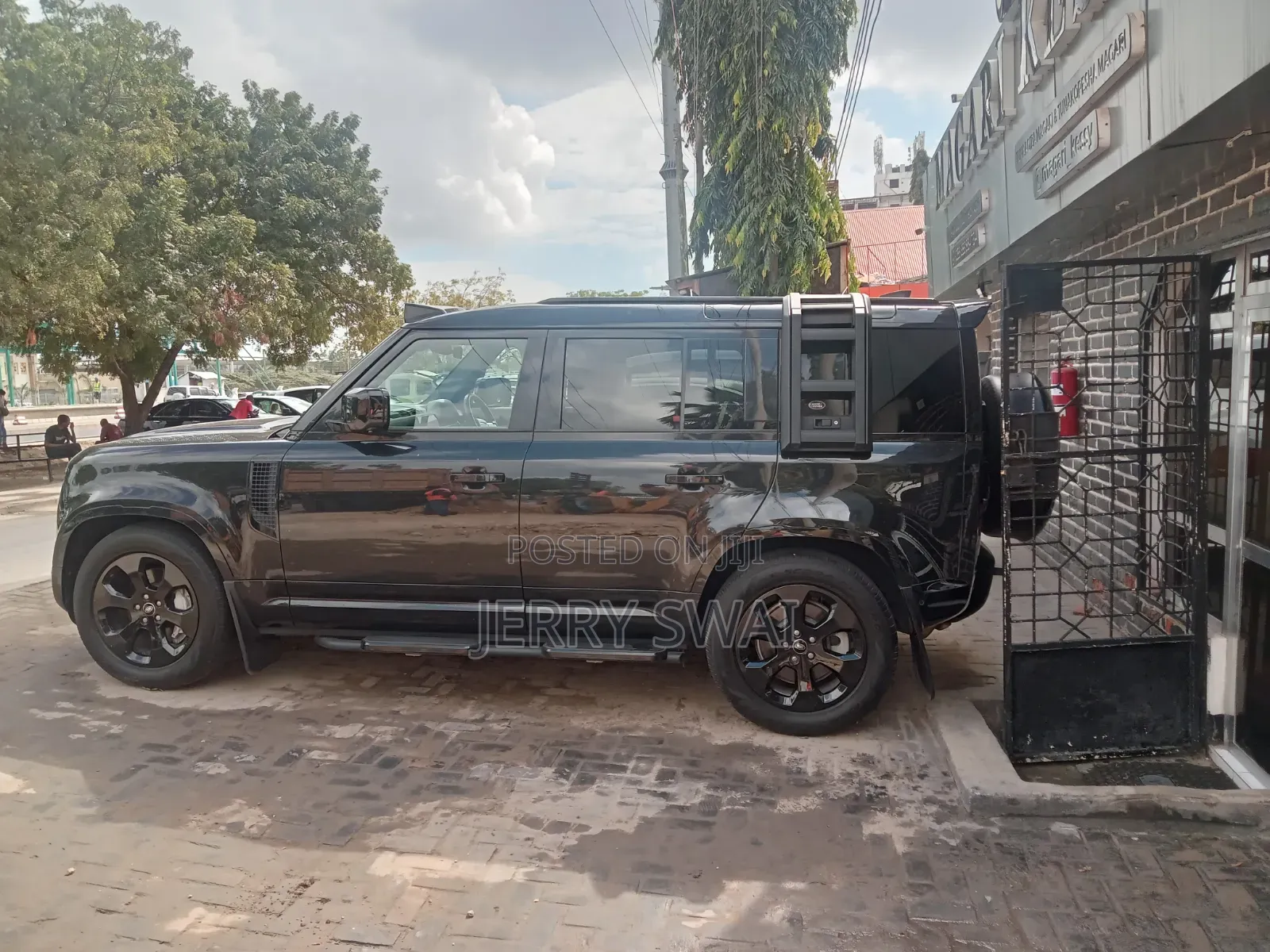 Land Rover Defender 2022 Black