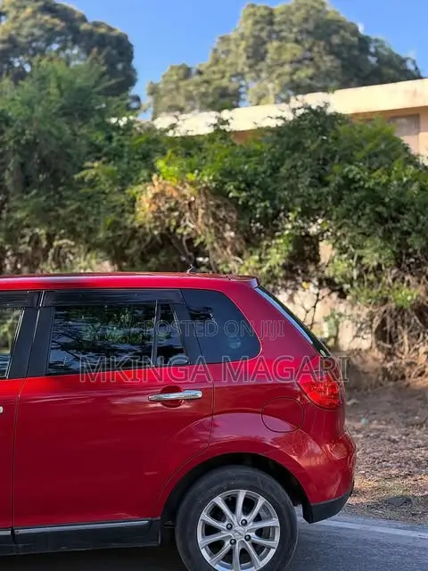 Mazda Verisa 2012 Red