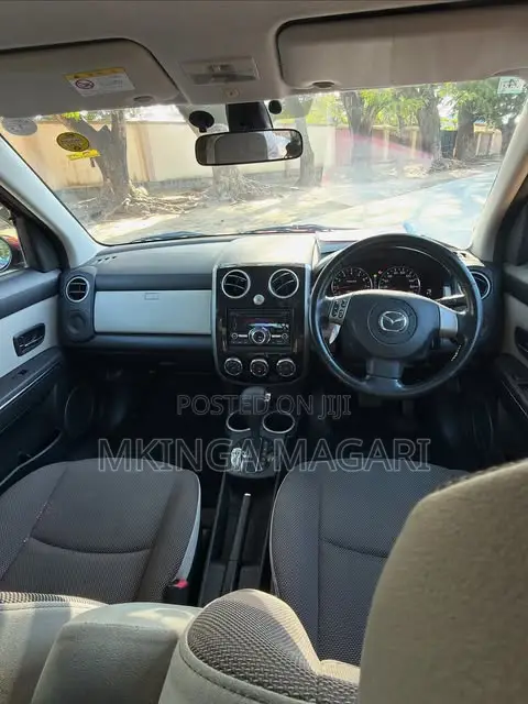 Mazda Verisa 2012 Red