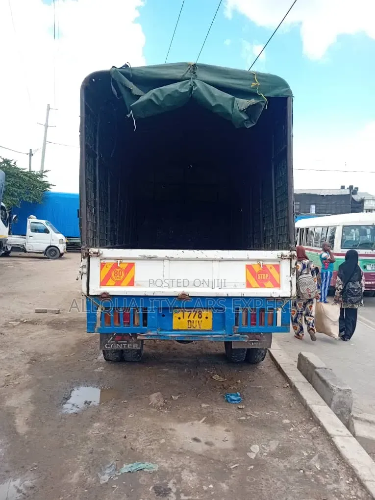 Mitsubishi Canter Cargo Engine 4d33 1998 White
