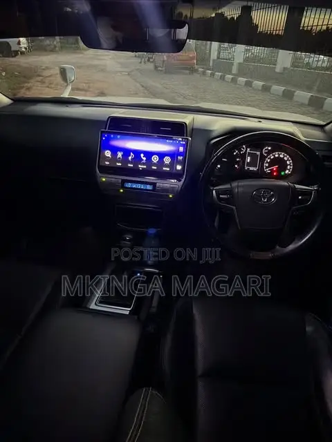 Toyota Land Cruiser Prado 2019 White