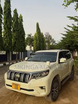 Toyota Land Cruiser Prado 2019 White