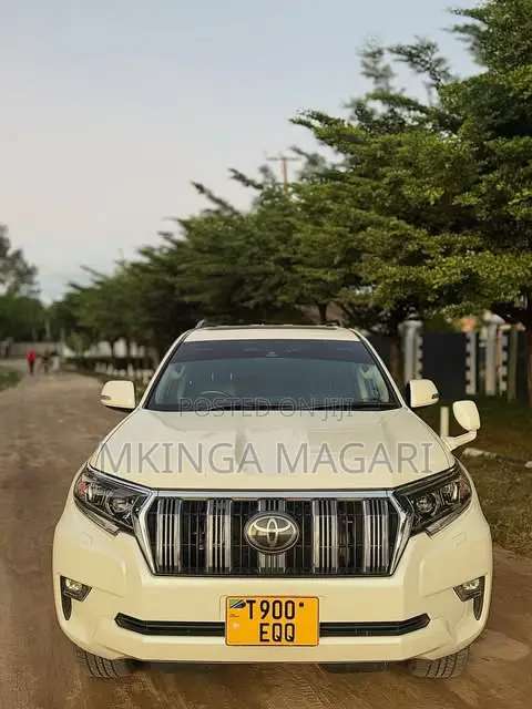 Toyota Land Cruiser Prado 2019 White