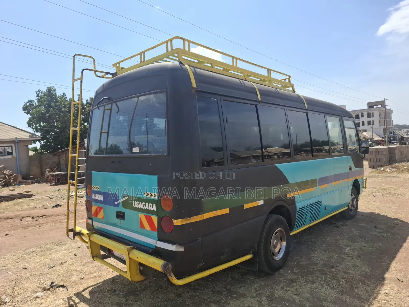 Mitsubishi Fuso Rosa 2021 Beige