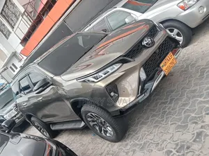 Toyota Fortuner 2021 Brown