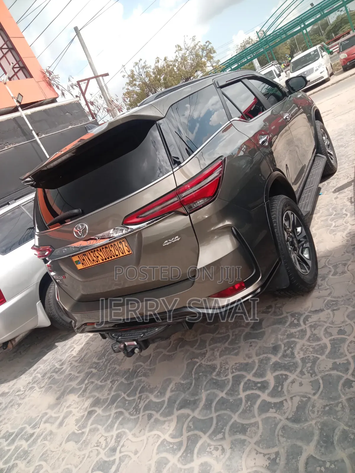 Toyota Fortuner 2021 Brown