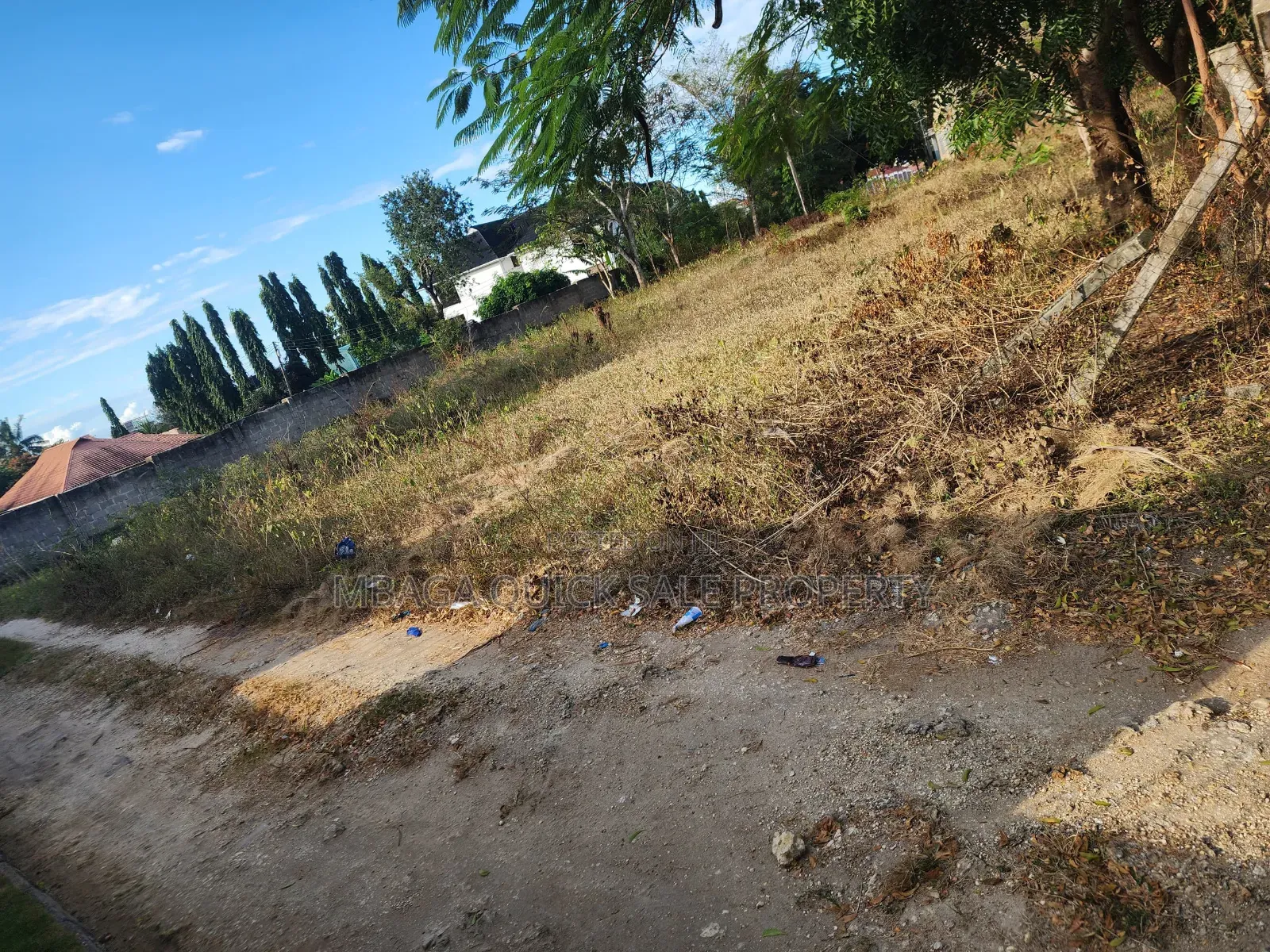Plot Area SQM 1300 for Sale at Madale