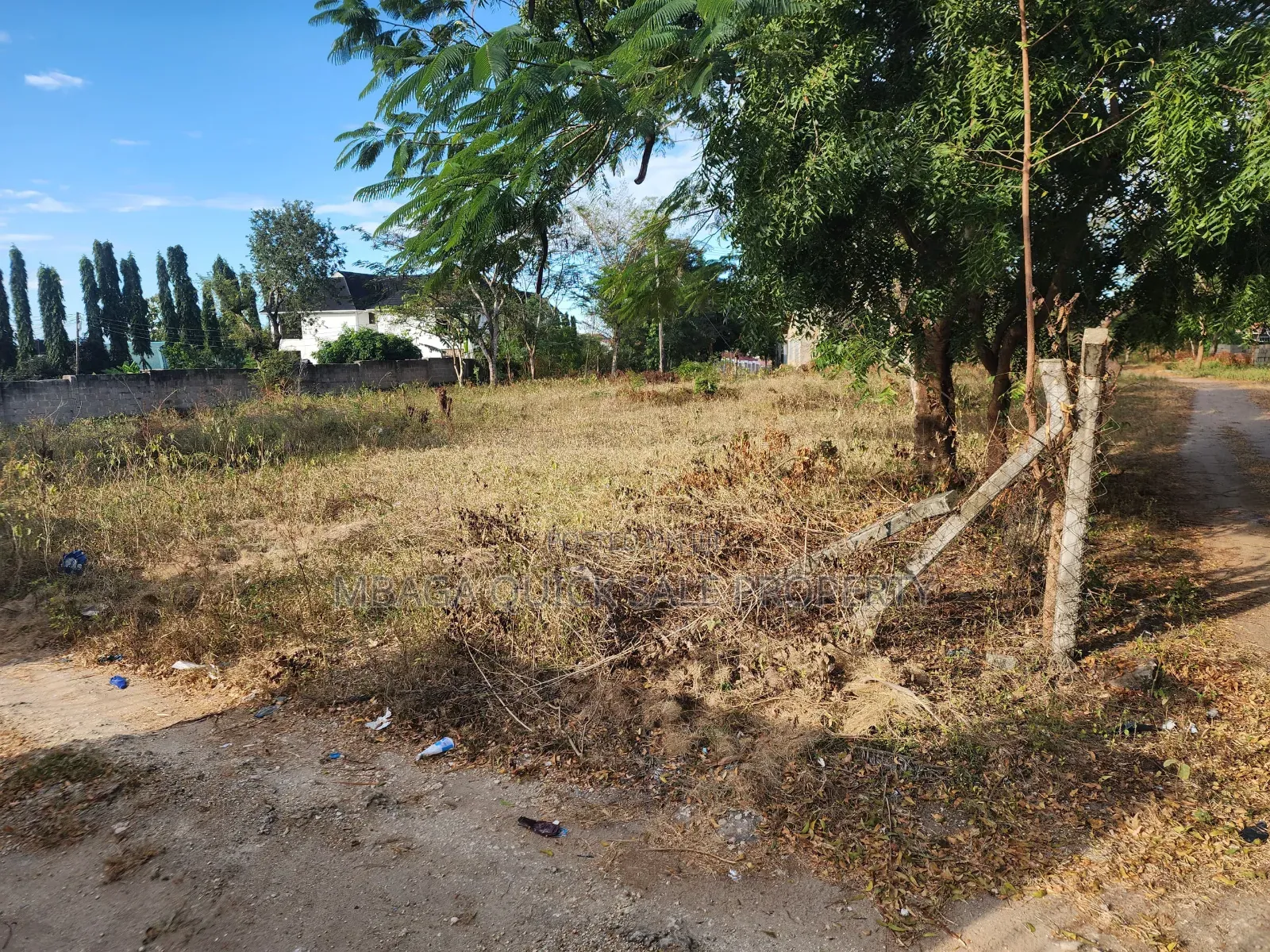 Plot Area SQM 1300 for Sale at Madale