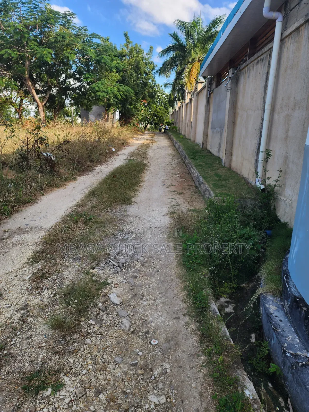 Plot Area SQM 1300 for Sale at Madale