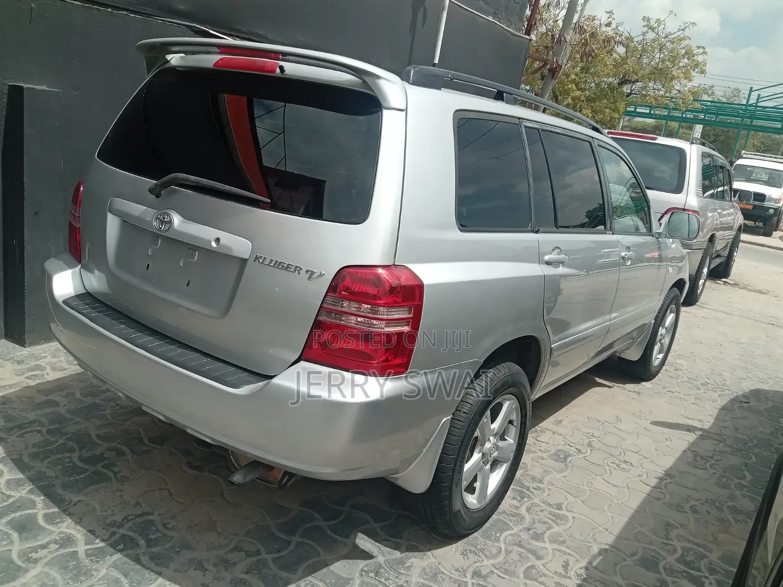 Toyota Kluger 2001 Silver