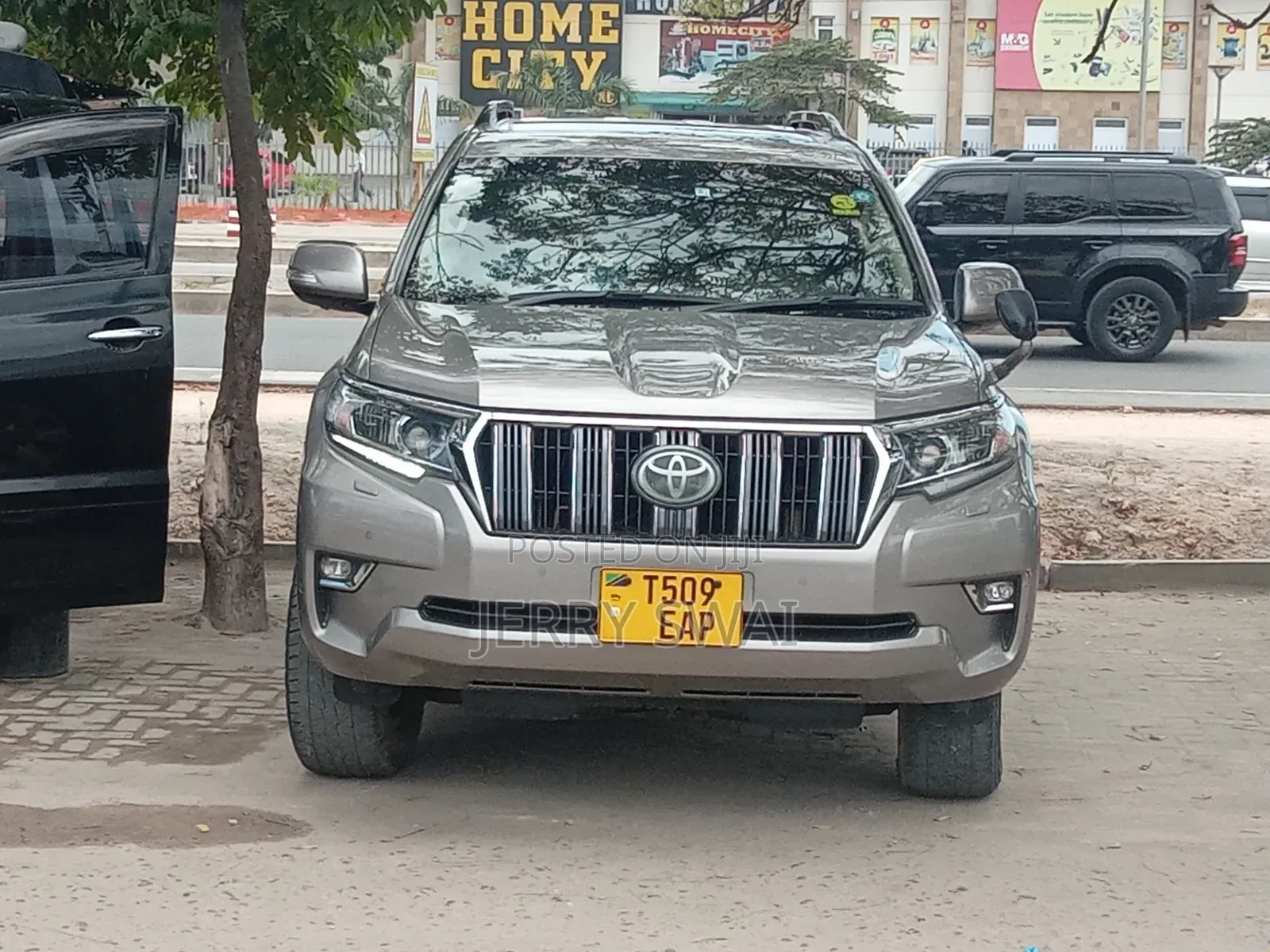 Toyota Land Cruiser Prado 2022 Gold