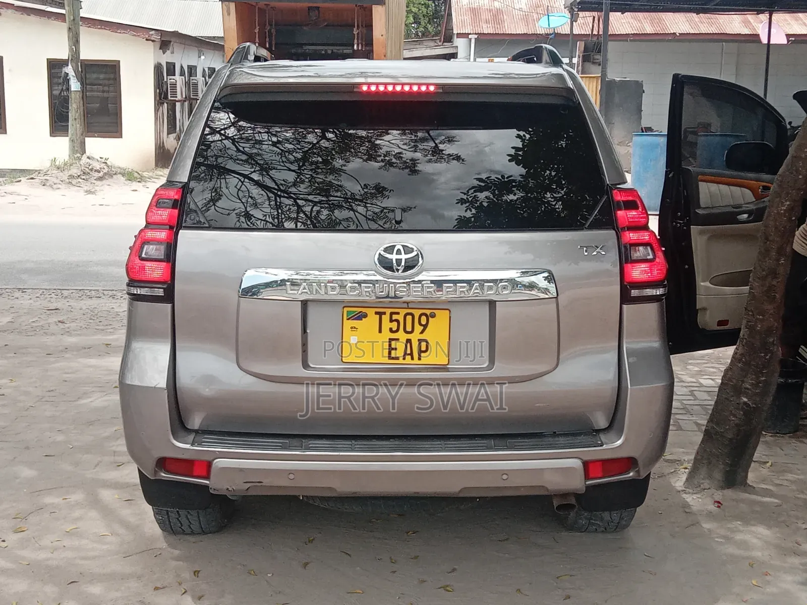Toyota Land Cruiser Prado 2022 Gold