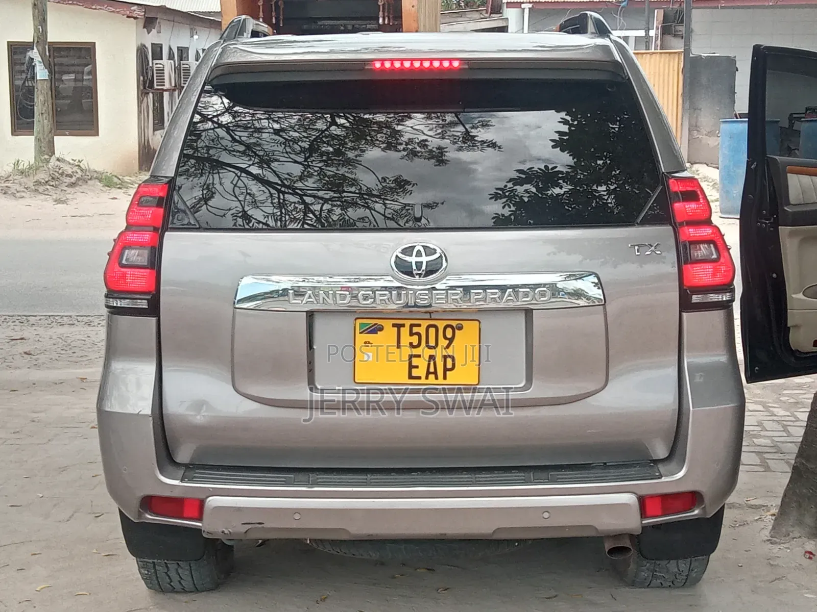 Toyota Land Cruiser Prado 2022 Gold