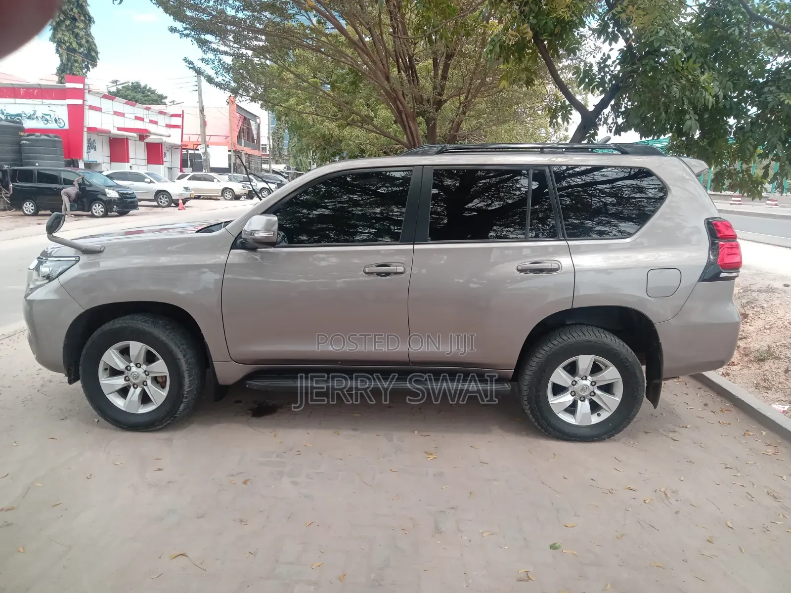 Toyota Land Cruiser Prado 2022 Gold