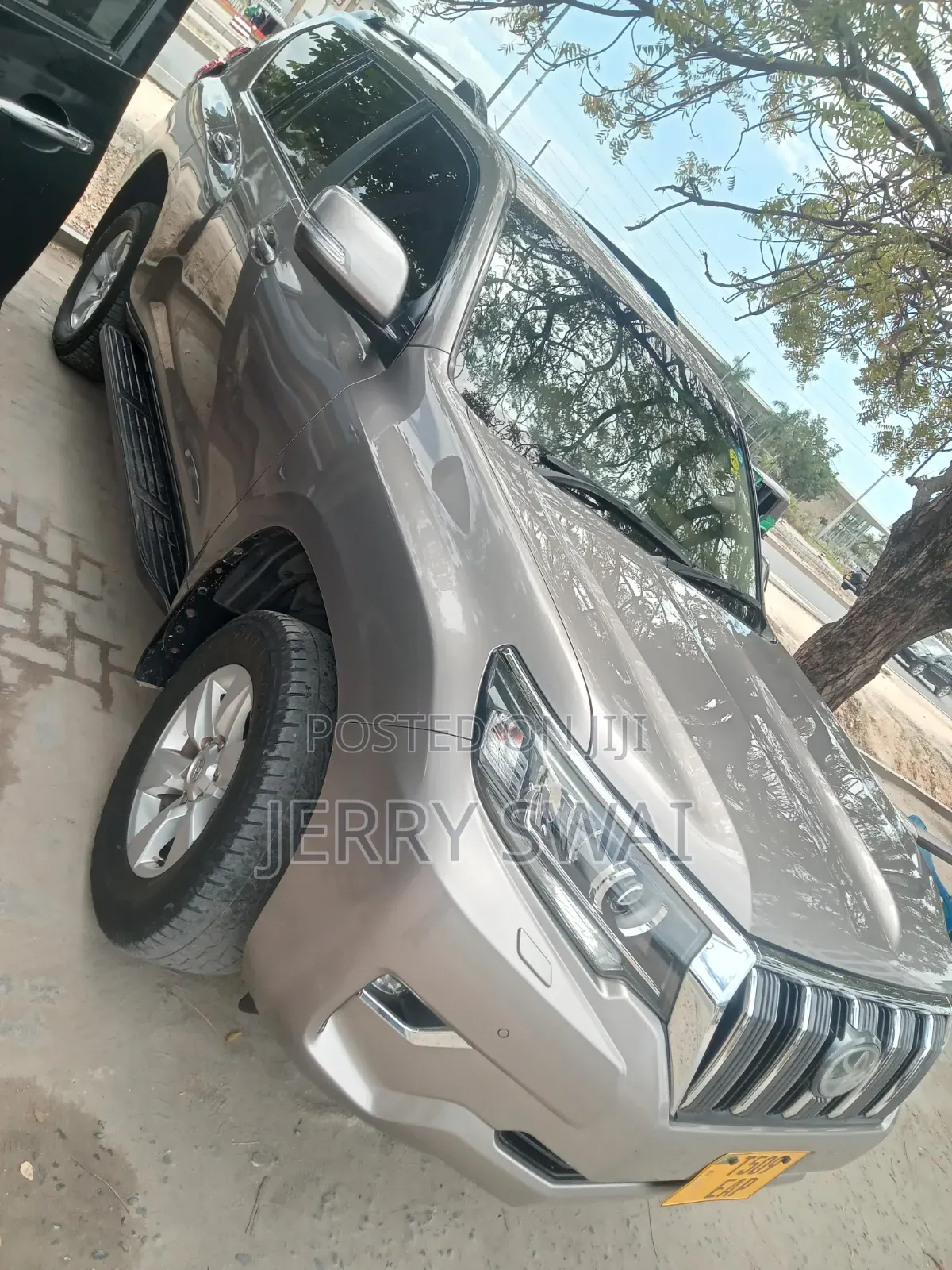 Toyota Land Cruiser Prado 2022 Gold