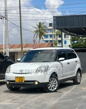 Mazda Verisa 2007 White