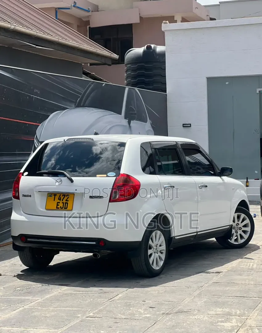 Mazda Verisa 2007 White
