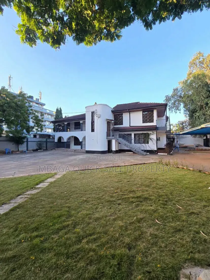 7bdrm House in Mikocheni for rent