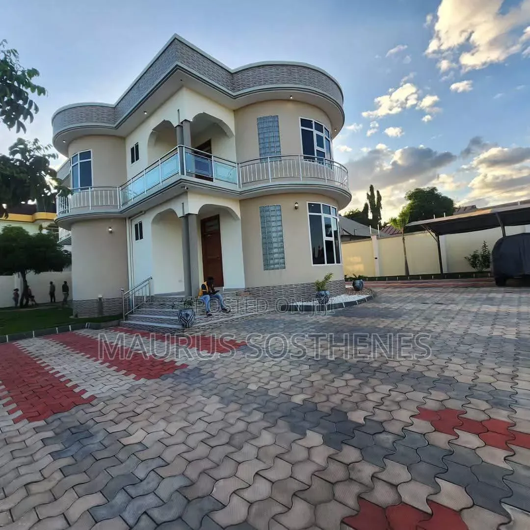 4bdrm House in Mwanagati, Kitunda for sale