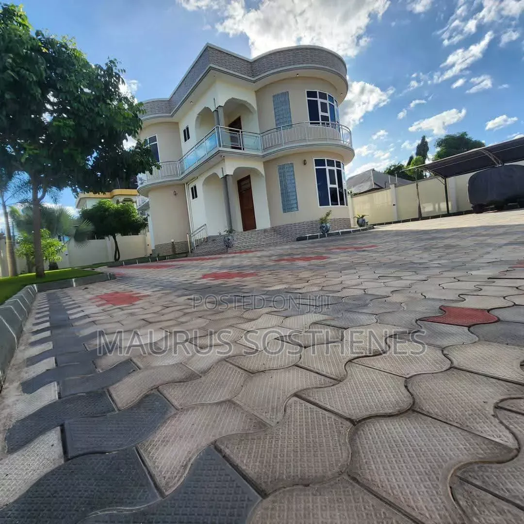 4bdrm House in Mwanagati, Kitunda for sale