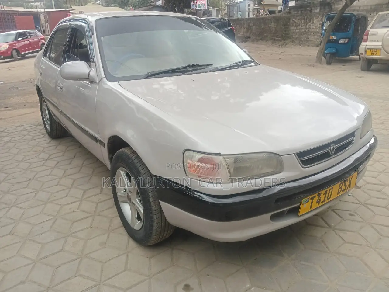Toyota Corolla 2000 Silver