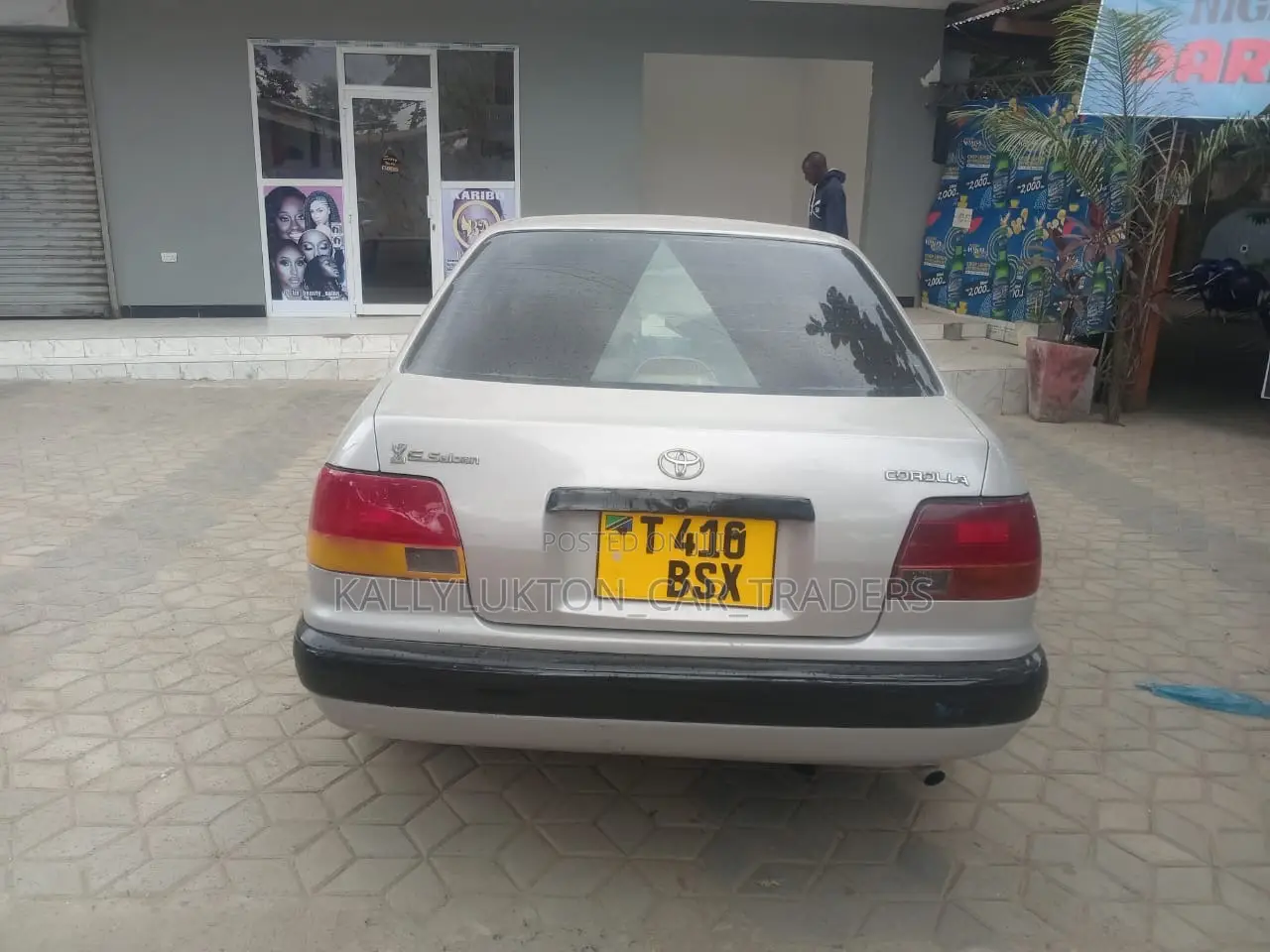 Toyota Corolla 2000 Silver