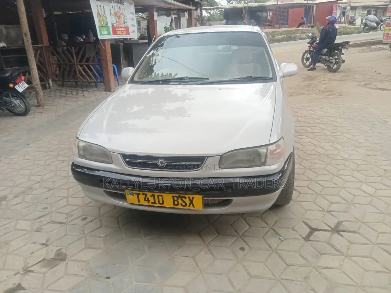 Toyota Corolla 2000 Silver