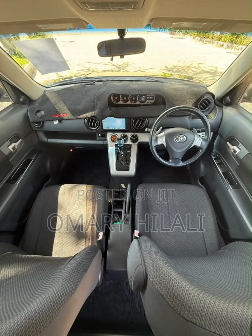 Toyota Corolla Rumion 2008 Black