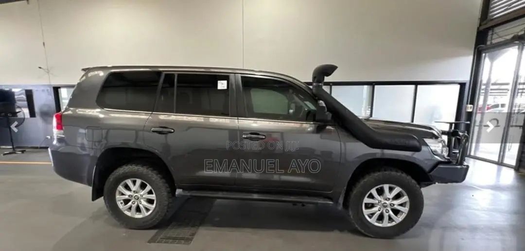 Toyota Land Cruiser 4.5 V8 VXR 2019 Gray