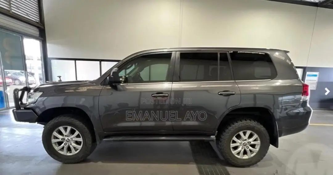 Toyota Land Cruiser 4.5 V8 VXR 2019 Gray