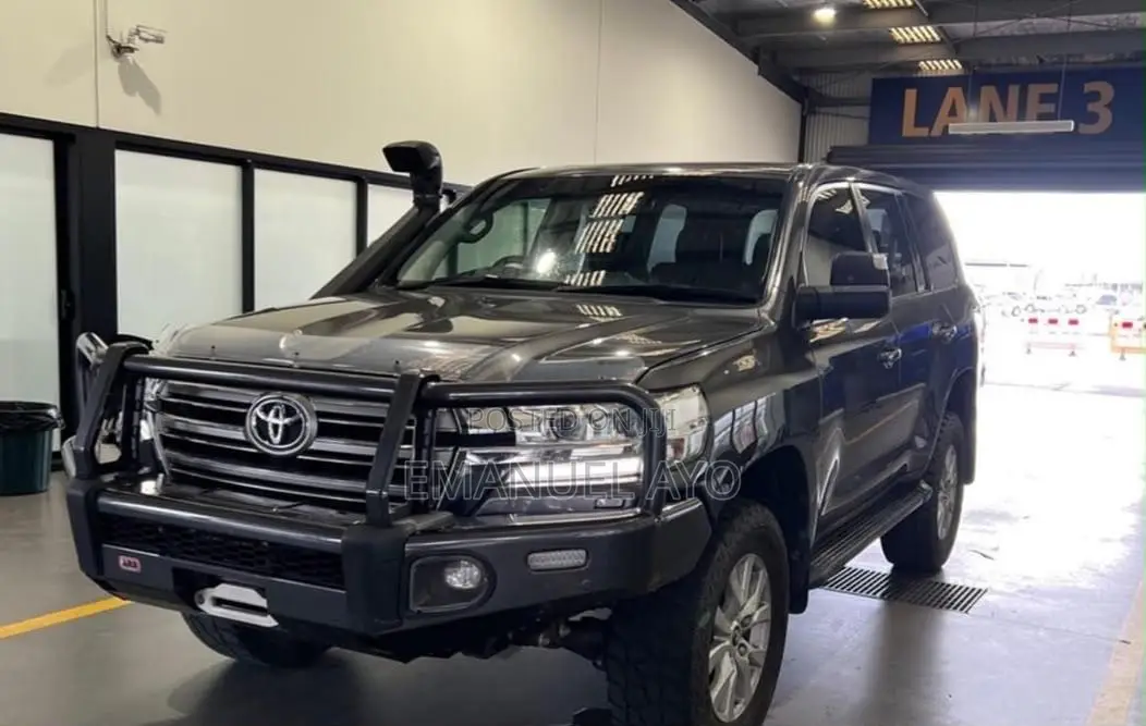 Toyota Land Cruiser 4.5 V8 VXR 2019 Gray