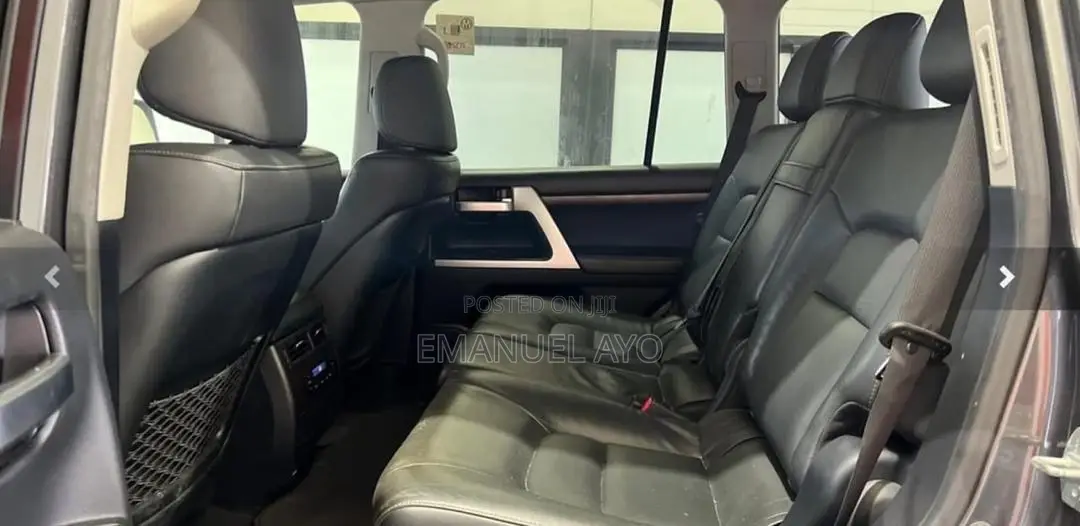 Toyota Land Cruiser 4.5 V8 VXR 2019 Gray