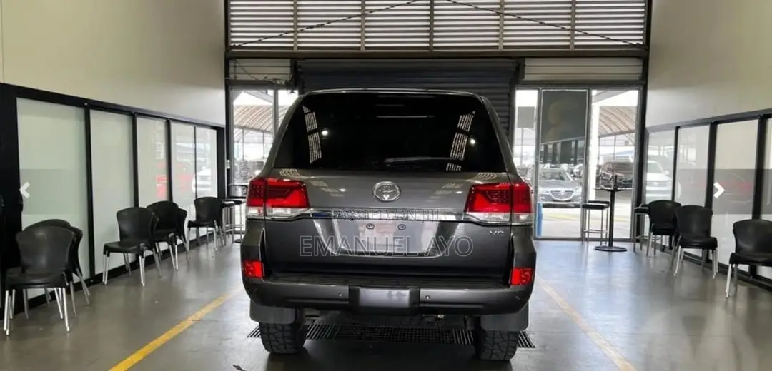 Toyota Land Cruiser 4.5 V8 VXR 2019 Gray