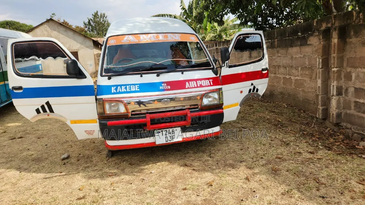 Toyota HiAce 2008 Beige