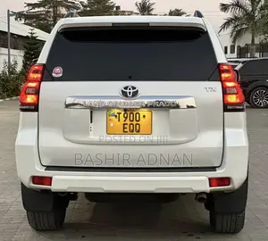 Toyota Land Cruiser Prado 2.8 2019 White